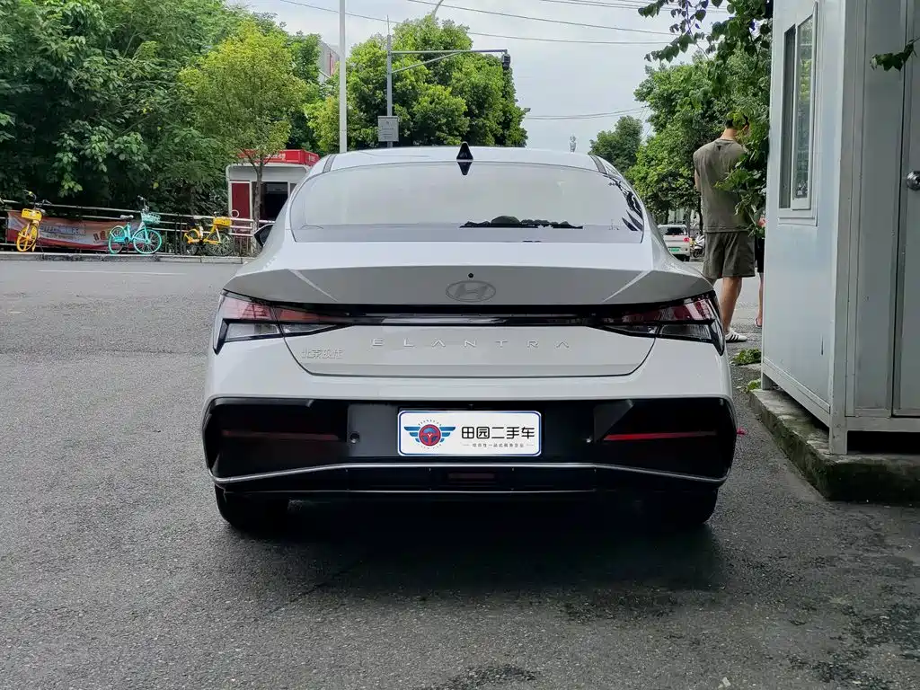 Hyundai Elantra — миниатюра 5