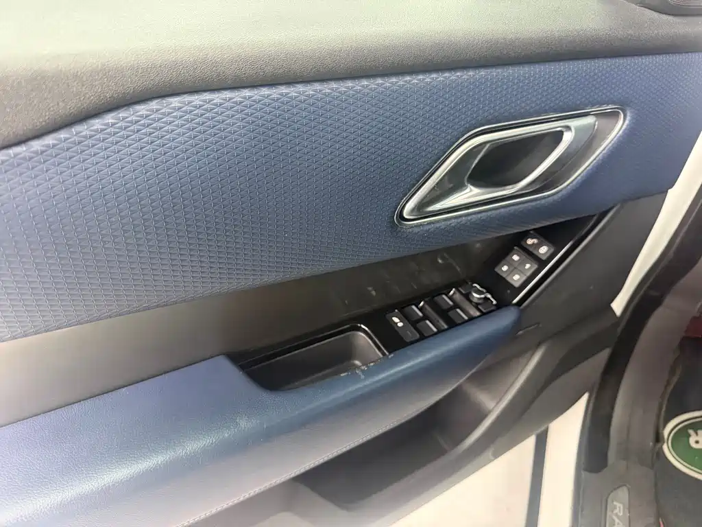Land Rover Velar — миниатюра 8