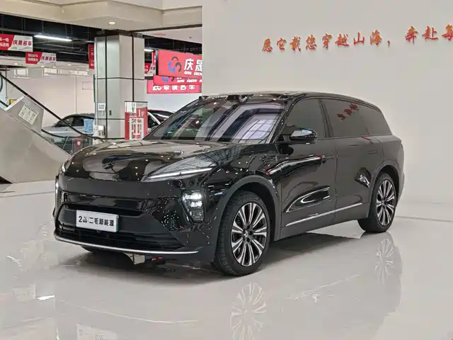 2025 Nio ES8