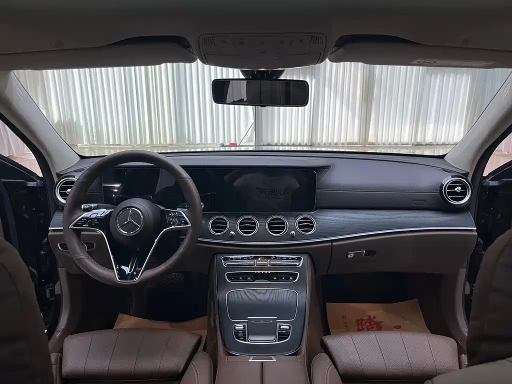 Mercedes-Benz E-Class — миниатюра 14