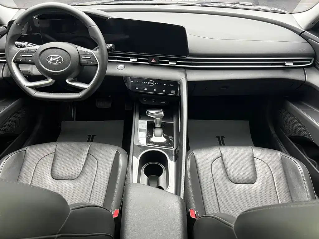Hyundai Elantra — миниатюра 9