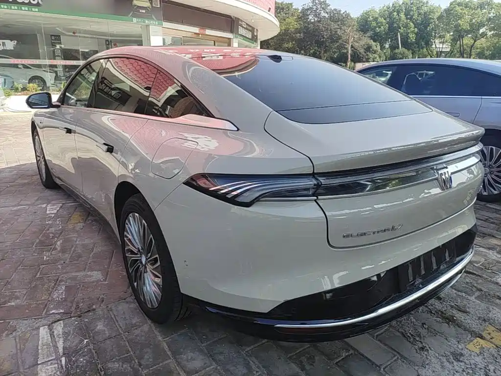 Buick Electra L7 — миниатюра 5