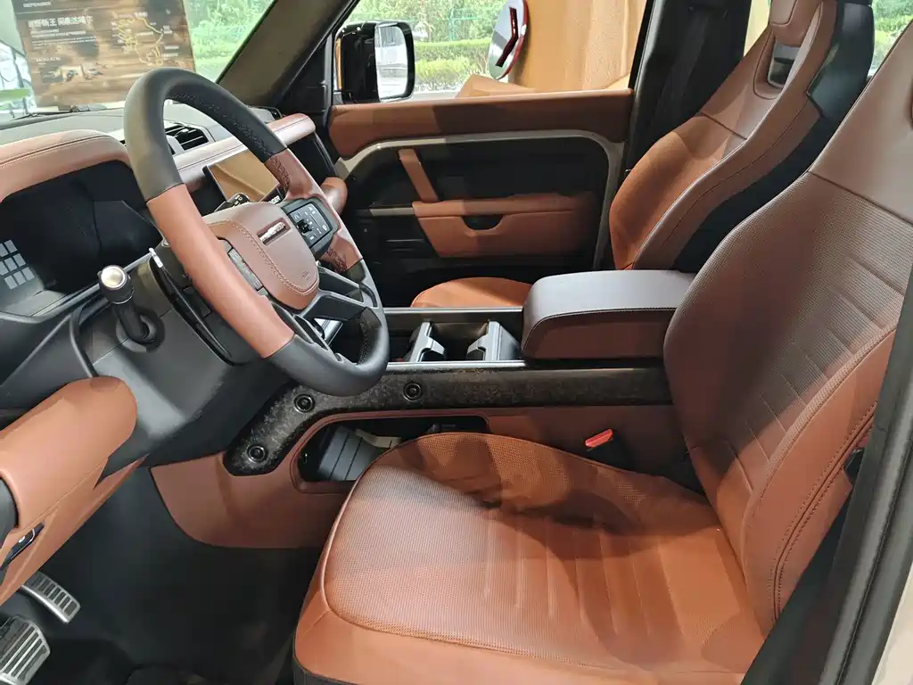 Land Rover Defender — миниатюра 4