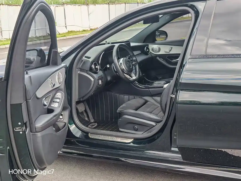 Mercedes-Benz C-Class — миниатюра 8