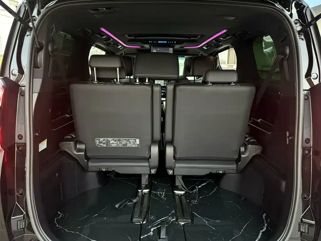 Toyota Vellfire — миниатюра 7
