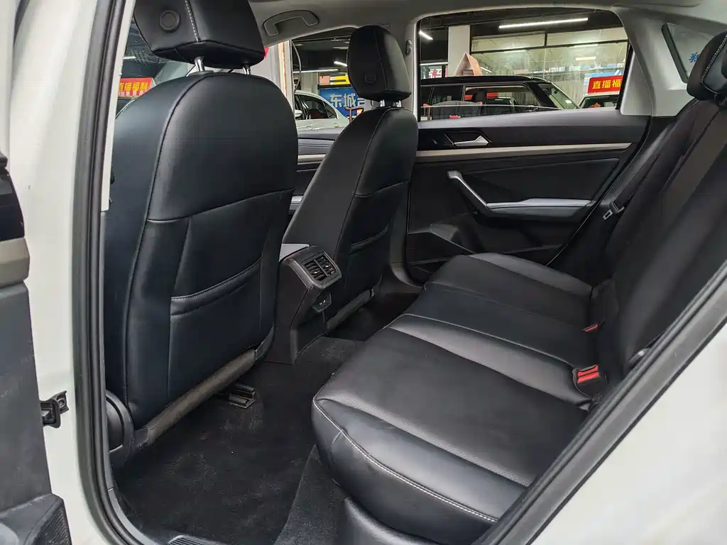 Volkswagen Lavida — миниатюра 8