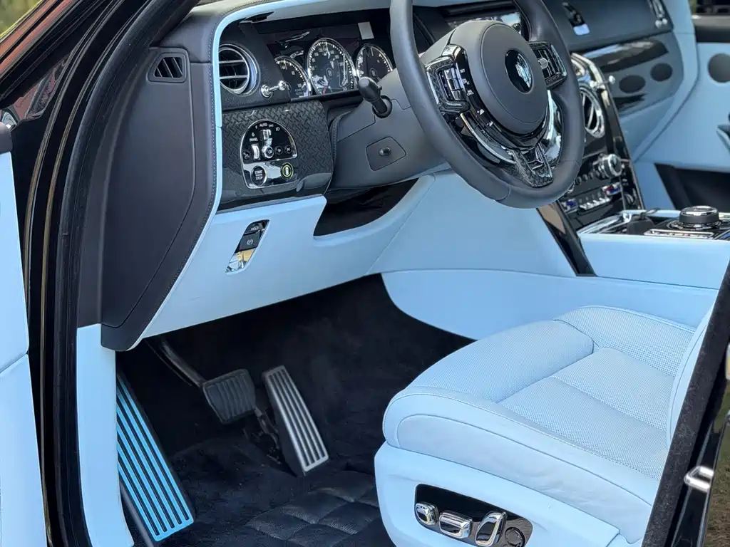 Rolls-Royce Cullinan — миниатюра 3