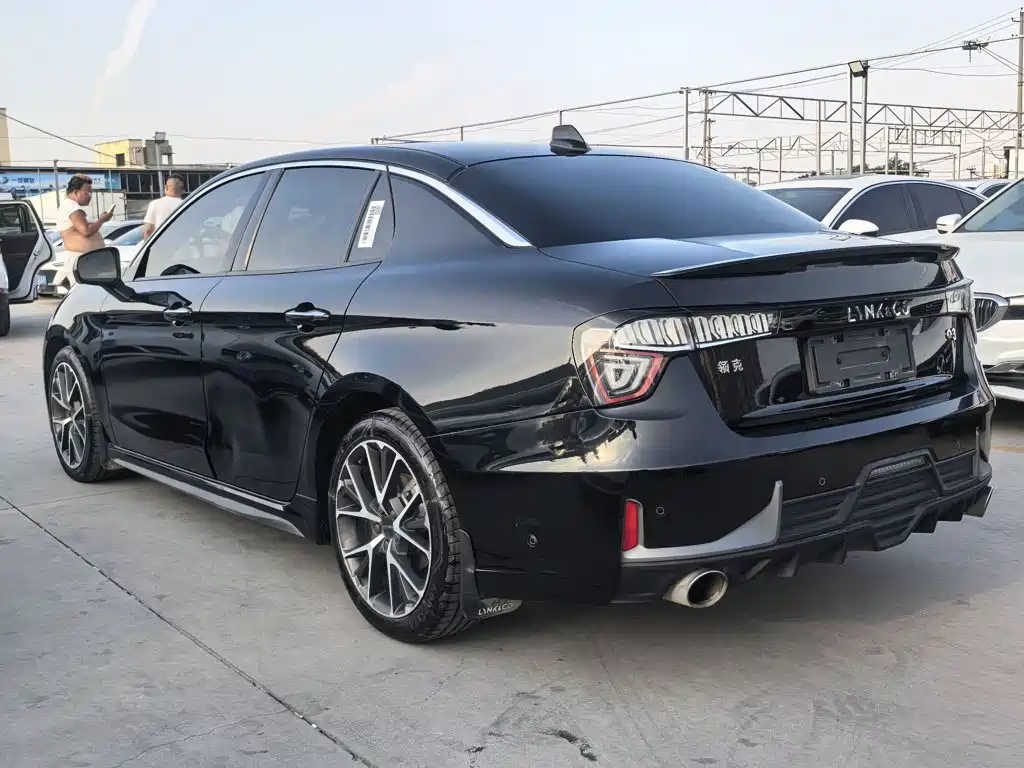 Lynk & Co 03 — миниатюра 5