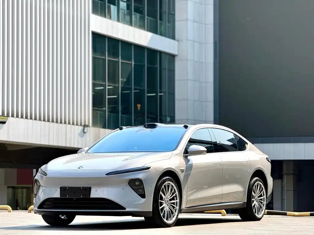 NIO ET7