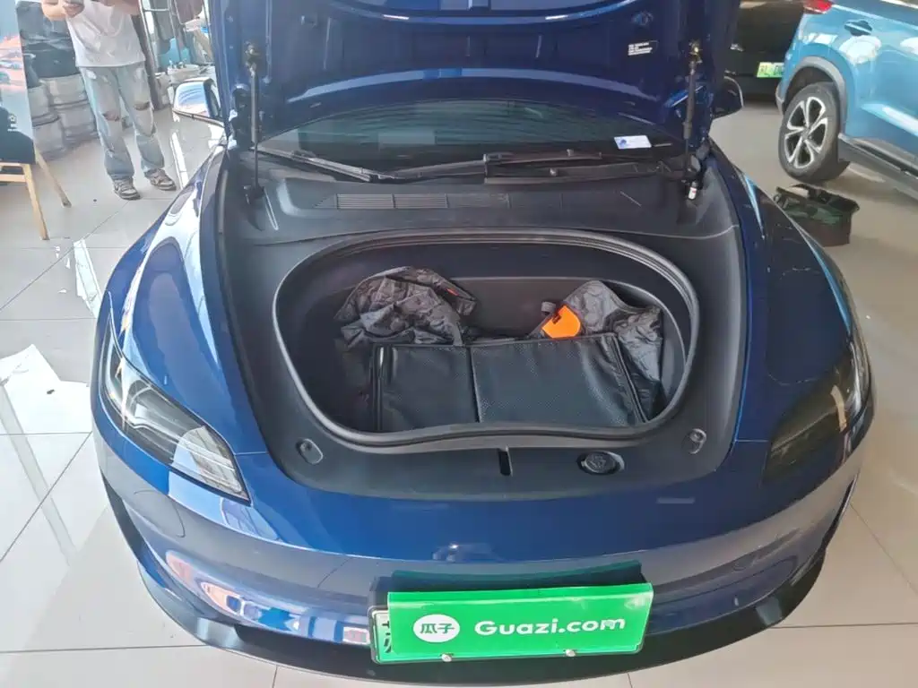 Tesla Model 3 — миниатюра 20