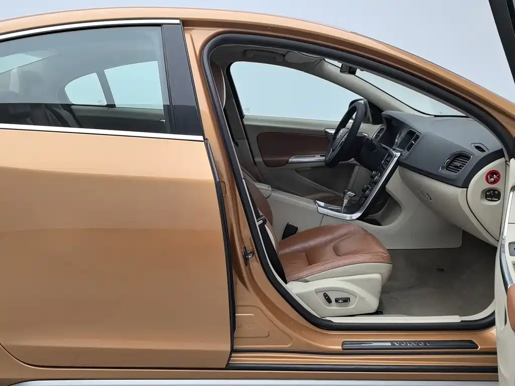 Volvo S60 (Import) — миниатюра 23