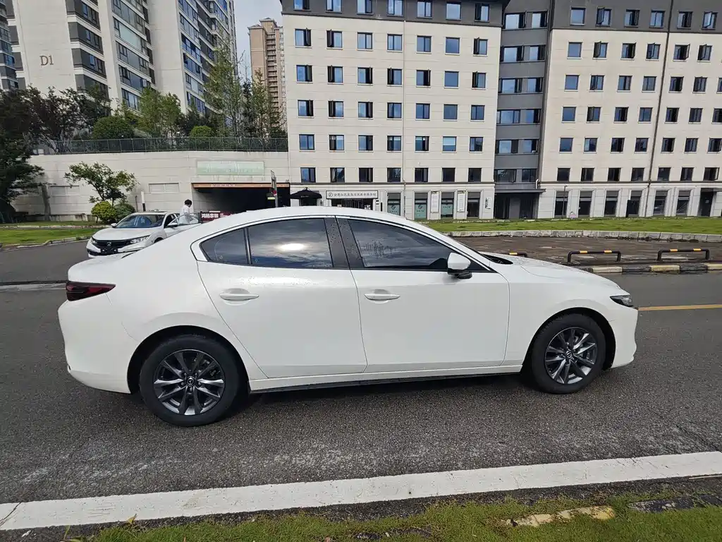 Mazda 3 Axela — миниатюра 10