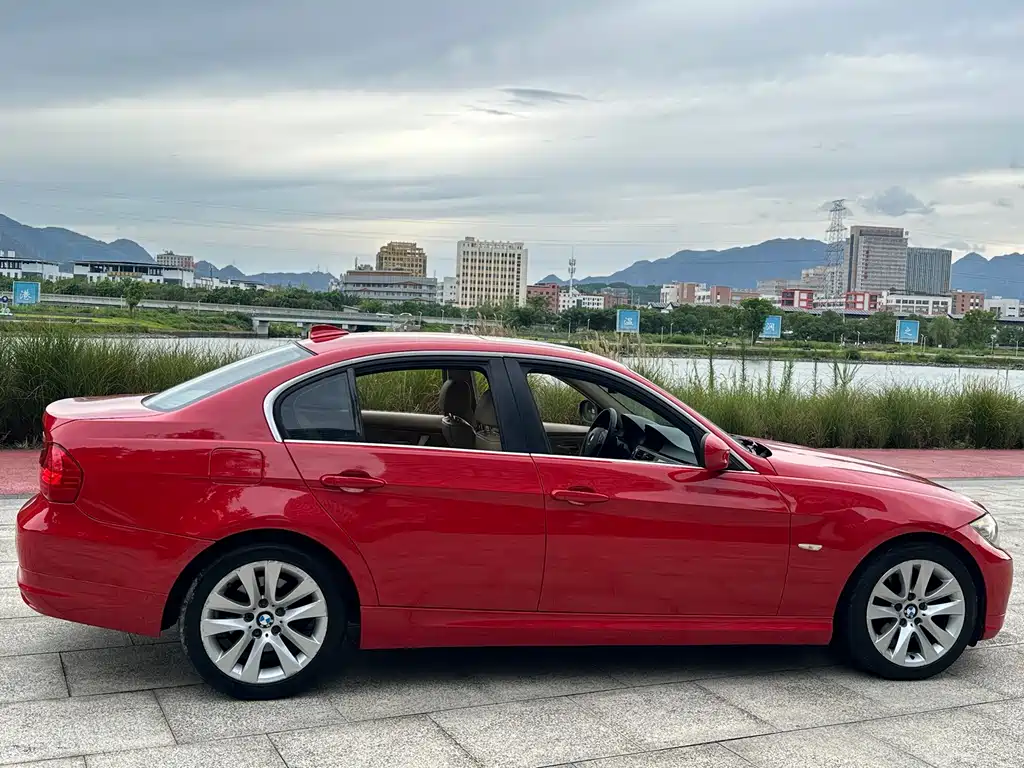 BMW 3 Series — миниатюра 4