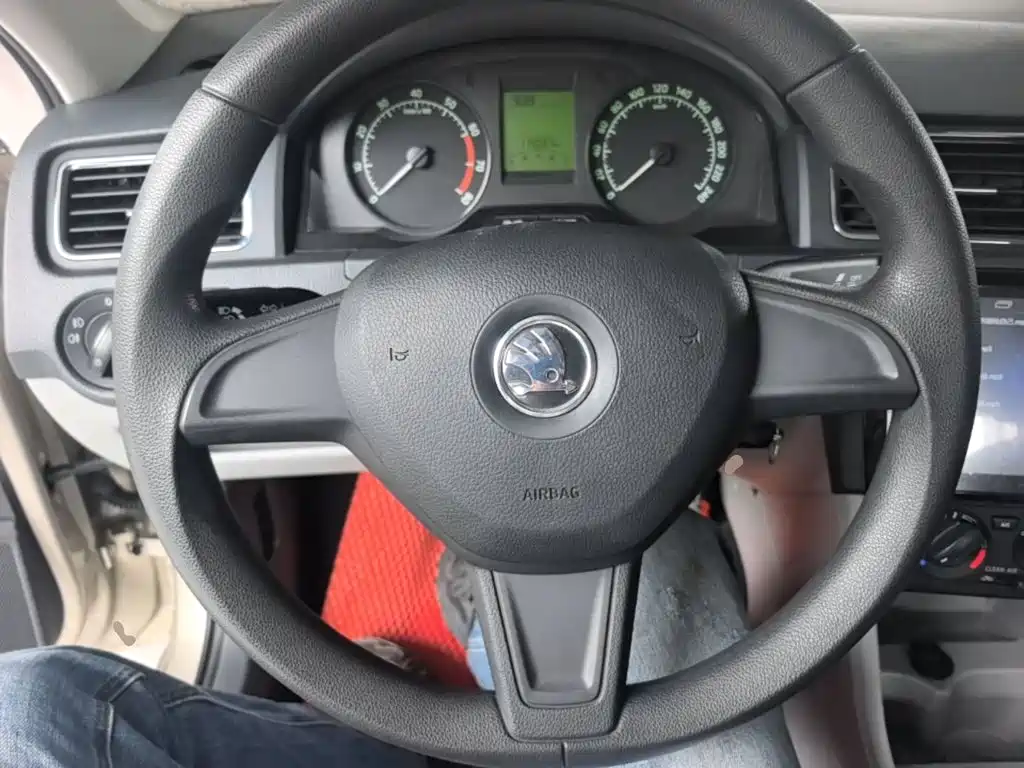 Skoda Rapid — миниатюра 11