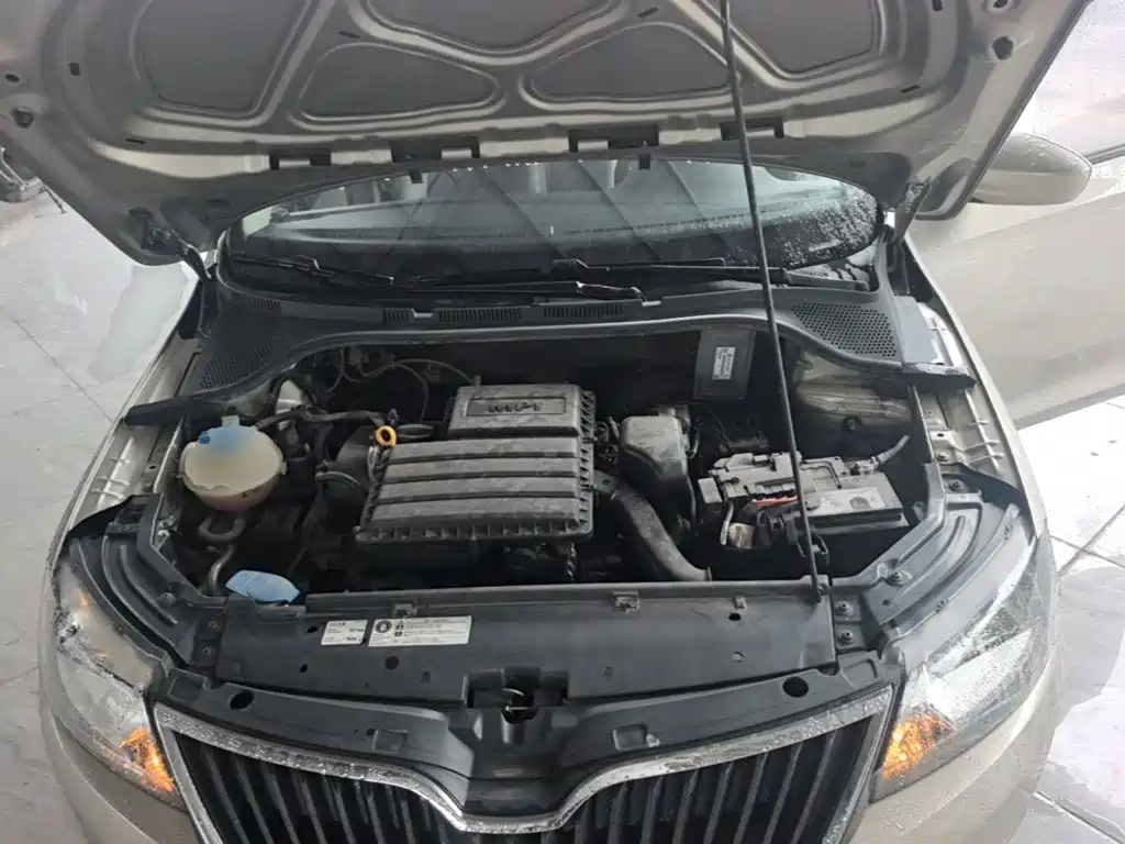 Skoda Rapid — миниатюра 20