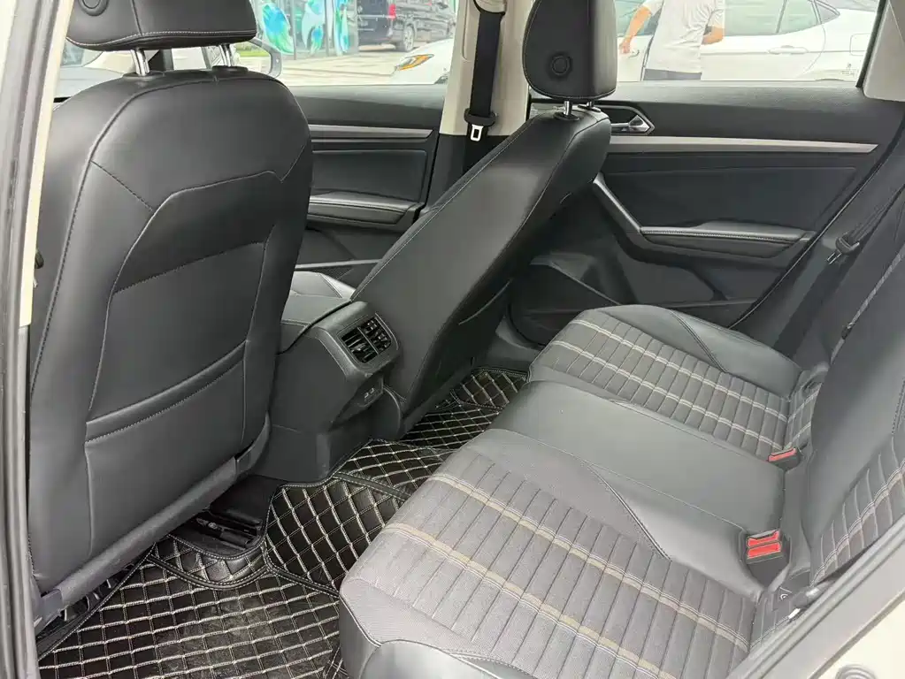 Volkswagen Lavida — миниатюра 11