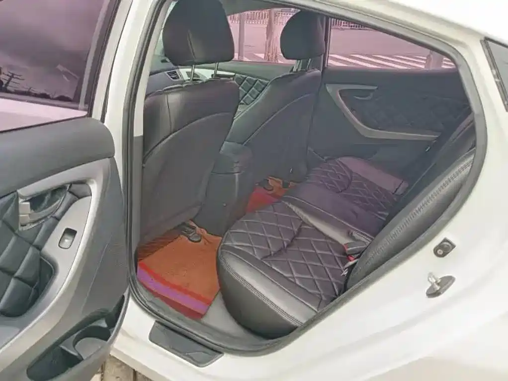 Hyundai Elantra Langdong — миниатюра 8