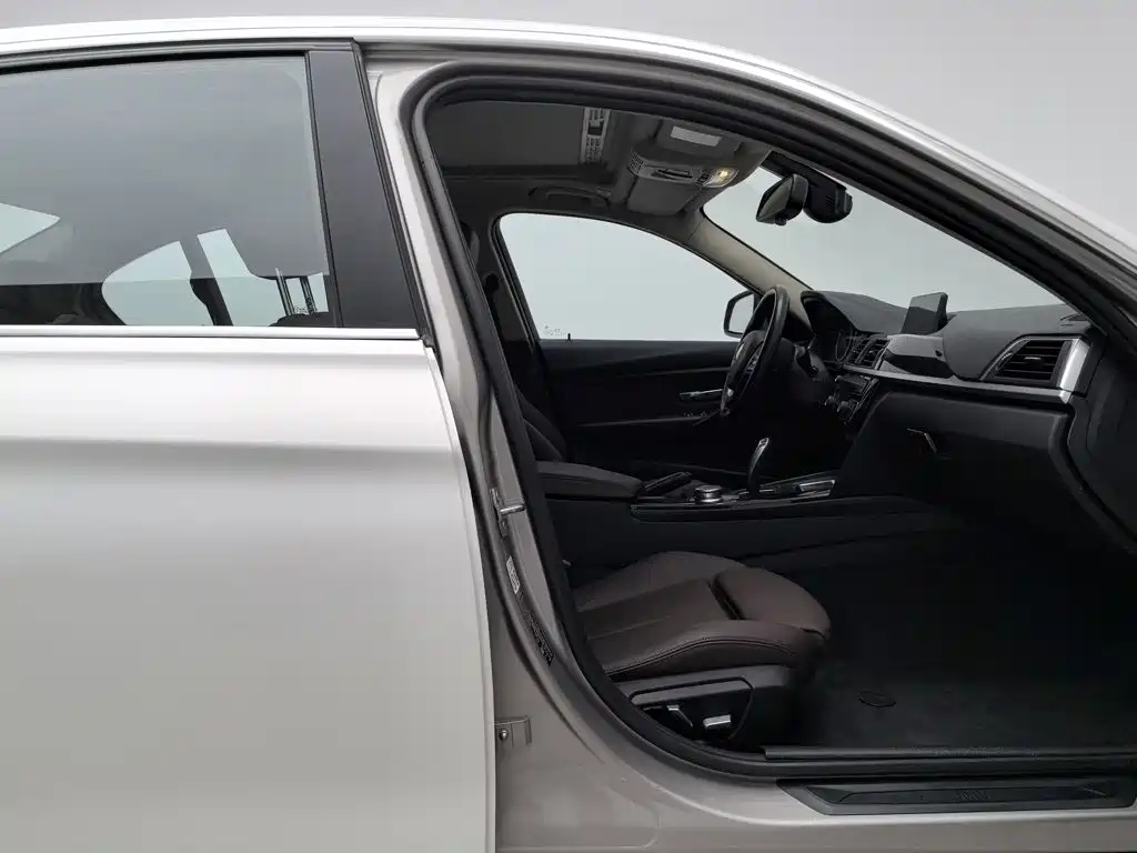 BMW 3 Series — миниатюра 23