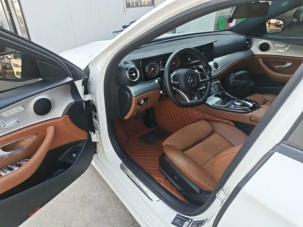 Mercedes-Benz E-Class — миниатюра 16