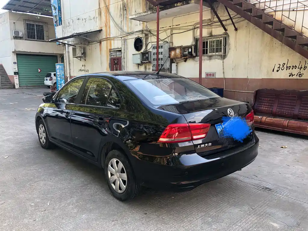 Volkswagen Santana — миниатюра 4