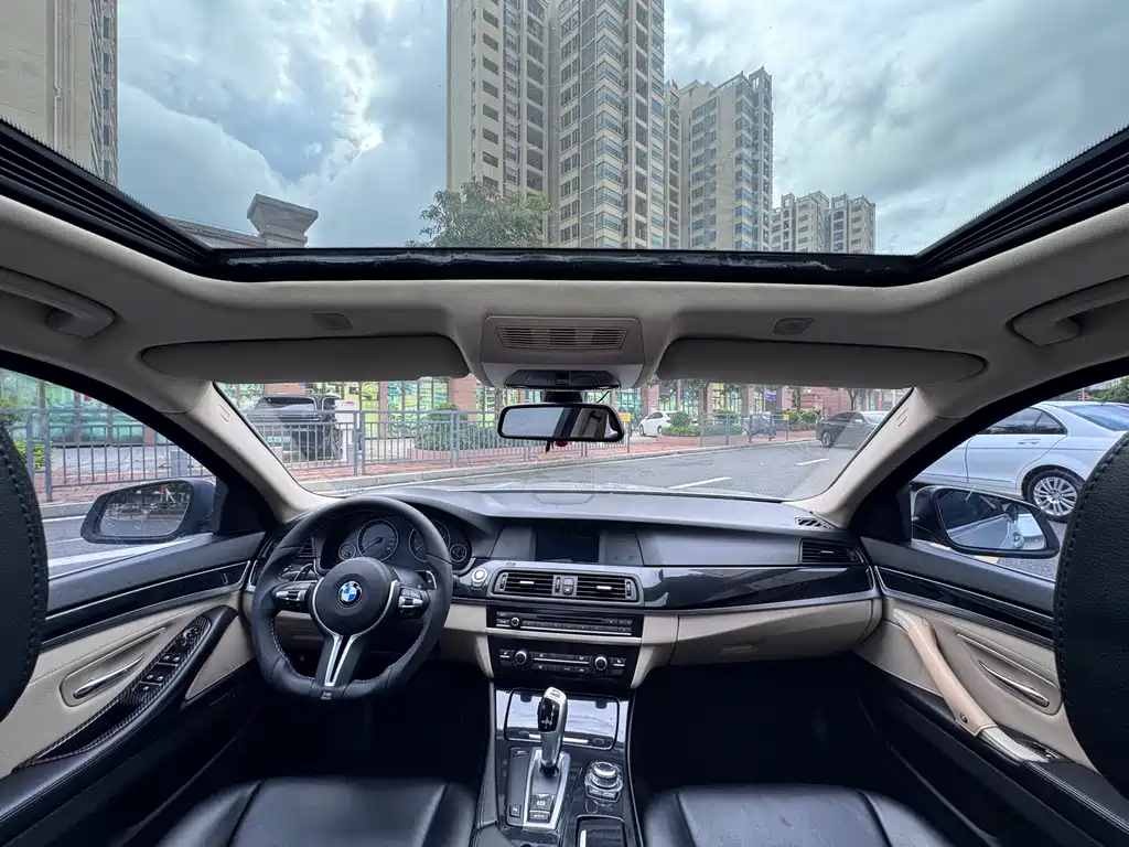 BMW 5 Series — миниатюра 13