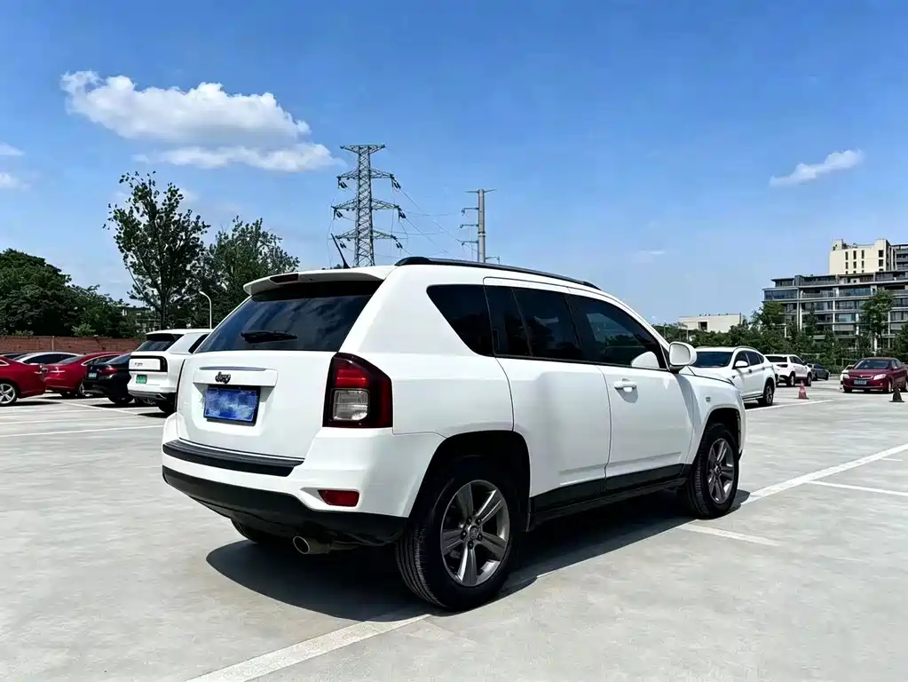 Jeep Compass (Import) — миниатюра 6