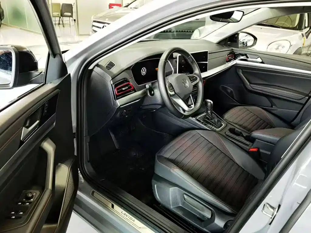Volkswagen Lavida — миниатюра 4