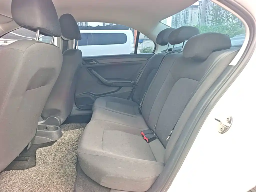 Volkswagen Jetta — миниатюра 17