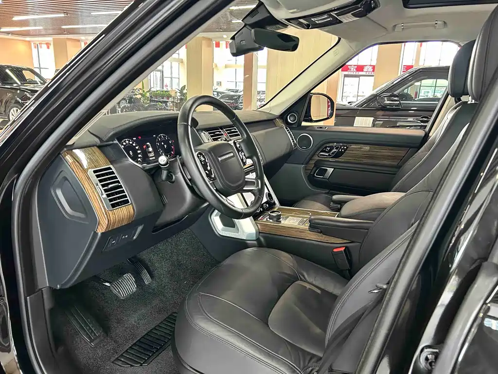 Land Rover Range Rover — миниатюра 6
