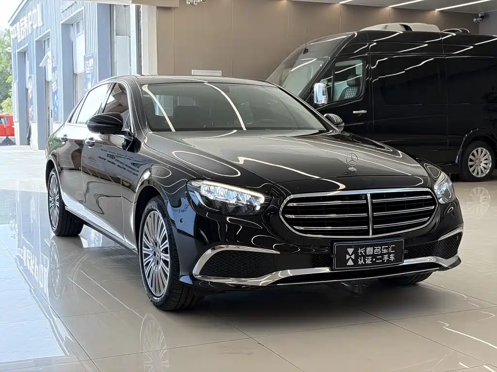 Mercedes-Benz E-Class — миниатюра 3