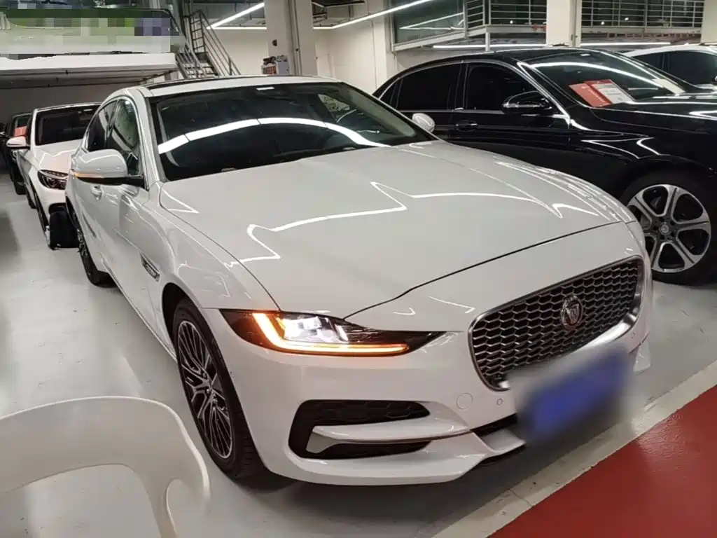 Jaguar XEL — миниатюра 4