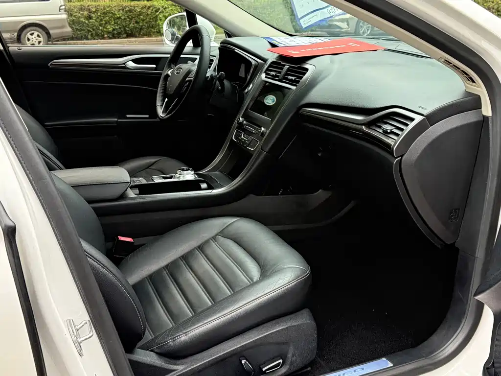 Ford Mondeo — миниатюра 6