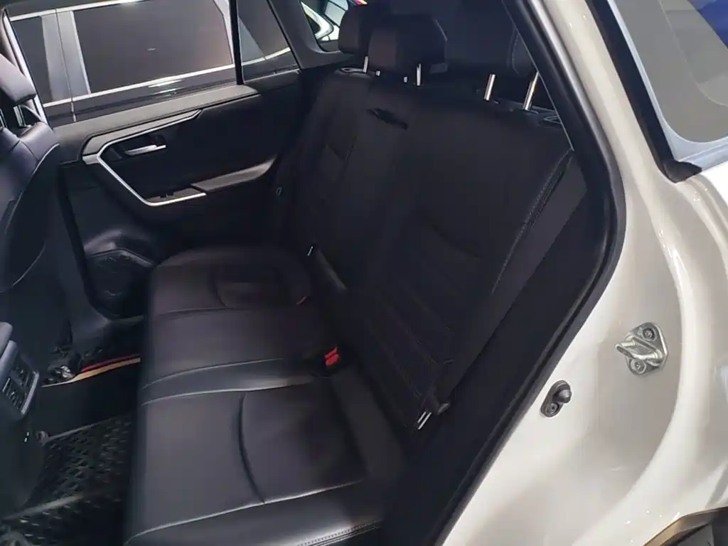 Toyota Wildlander — миниатюра 17