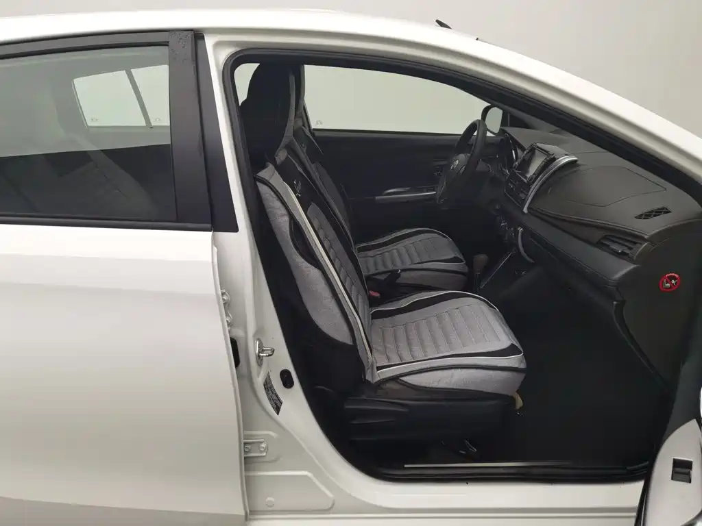 Toyota Yaris L — миниатюра 23