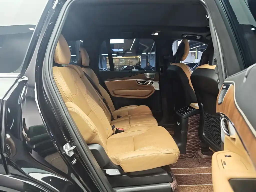 VOLVO XC90 PLUG IN HYBRID