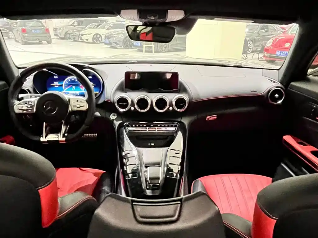 MERCEDES-BENZ AMG GT