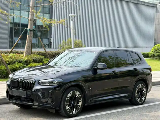 BMW iX3