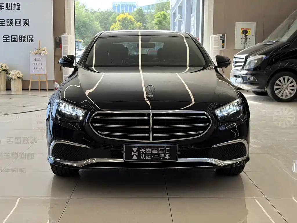 Mercedes-Benz E-Class — миниатюра 2