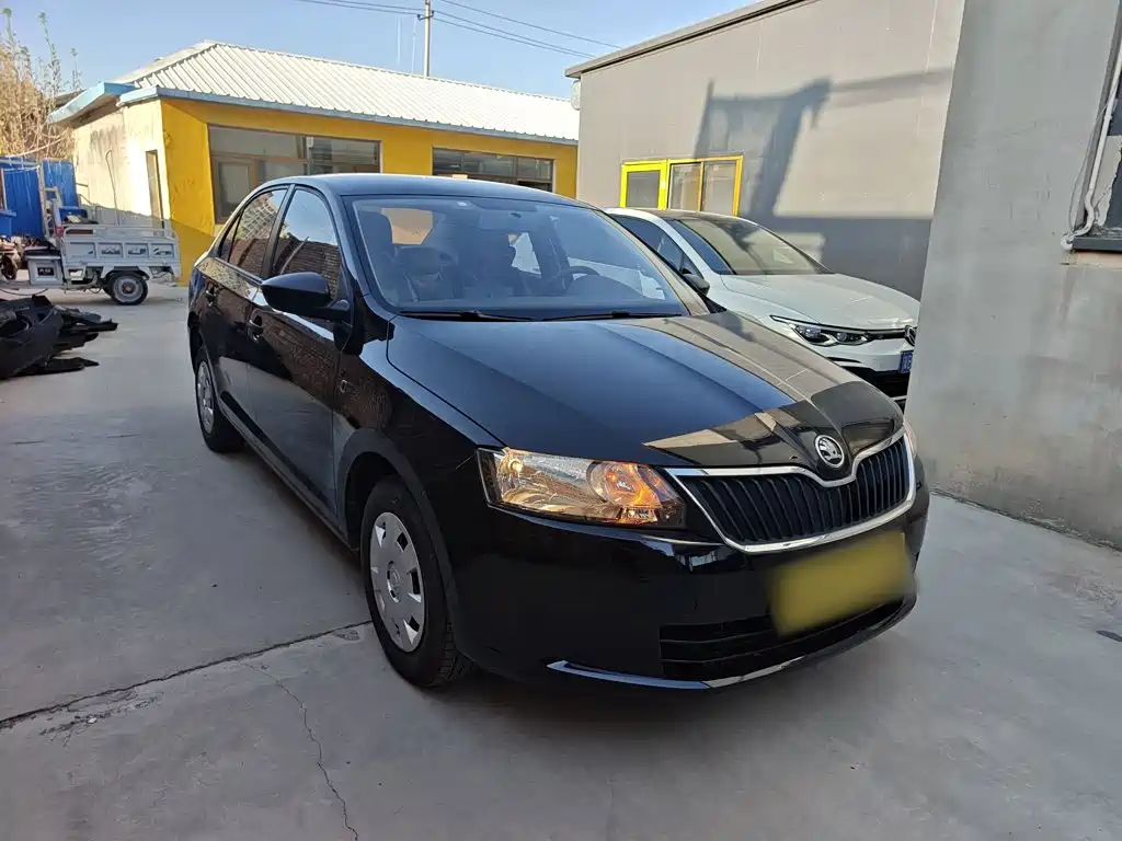 Skoda Rapid — миниатюра 4