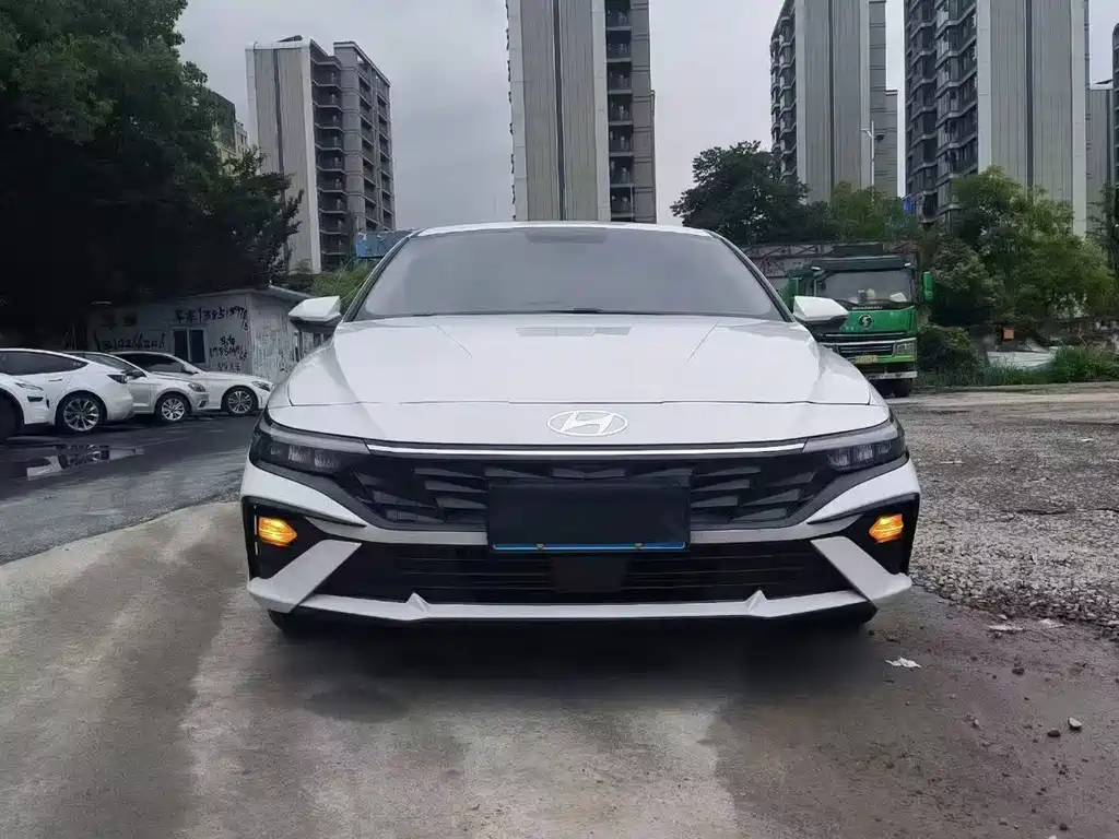 Hyundai Elantra — миниатюра 2
