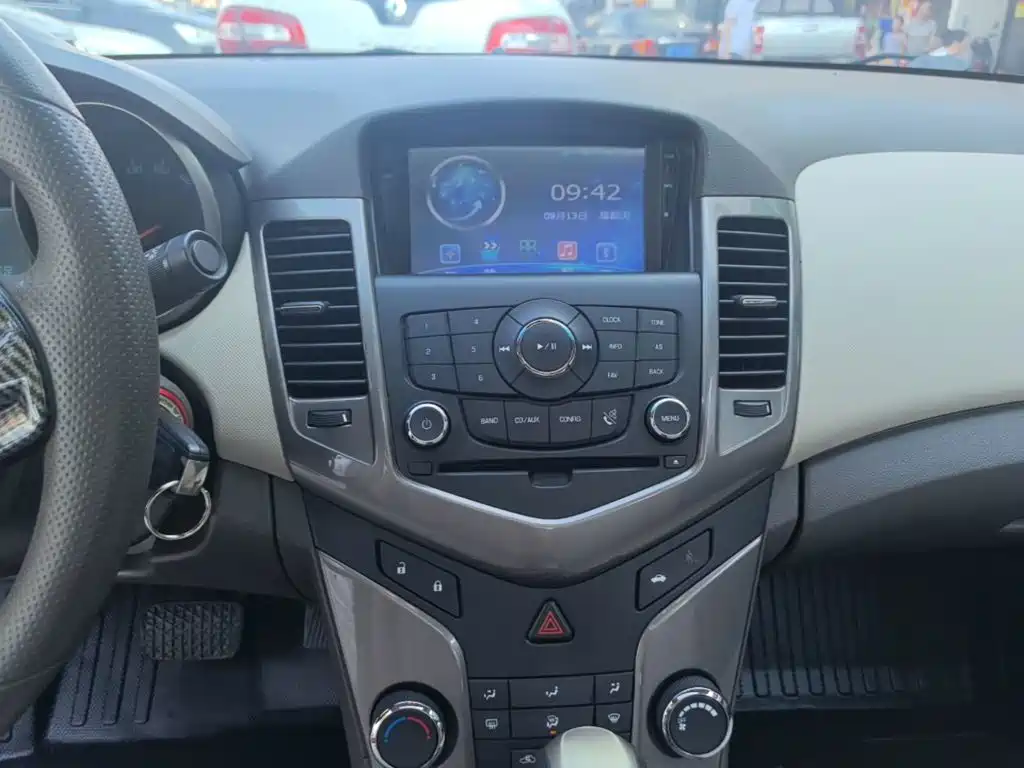 Chevrolet Cruze — миниатюра 13