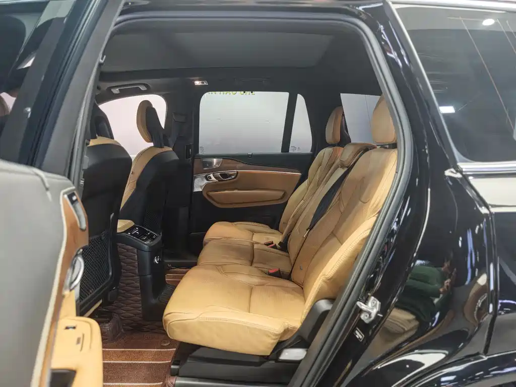 VOLVO XC90 PLUG IN HYBRID