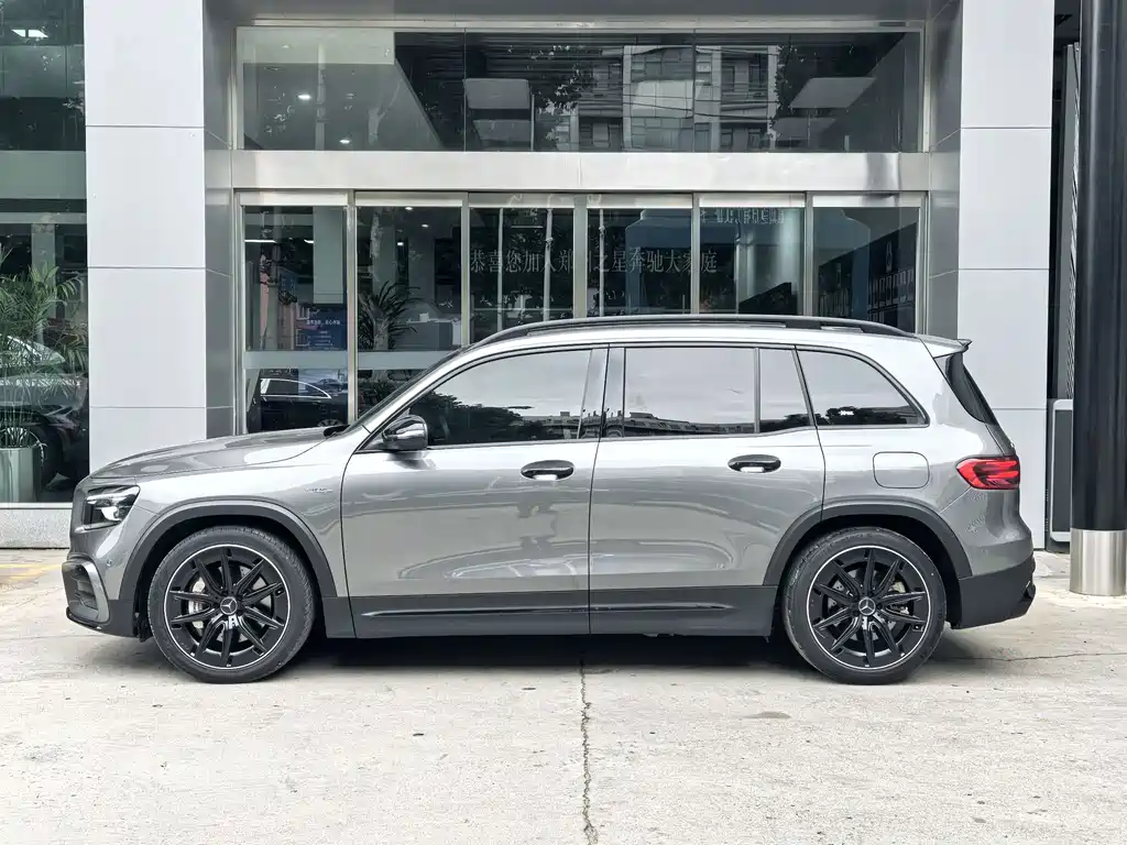 Mercedes-Benz GLB AMG — миниатюра 8
