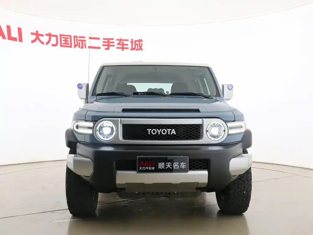 Toyota FJ Cruiser — миниатюра 2