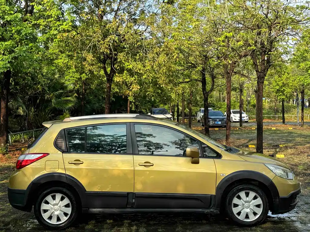 Venucia R50X 2013 1.6L AT