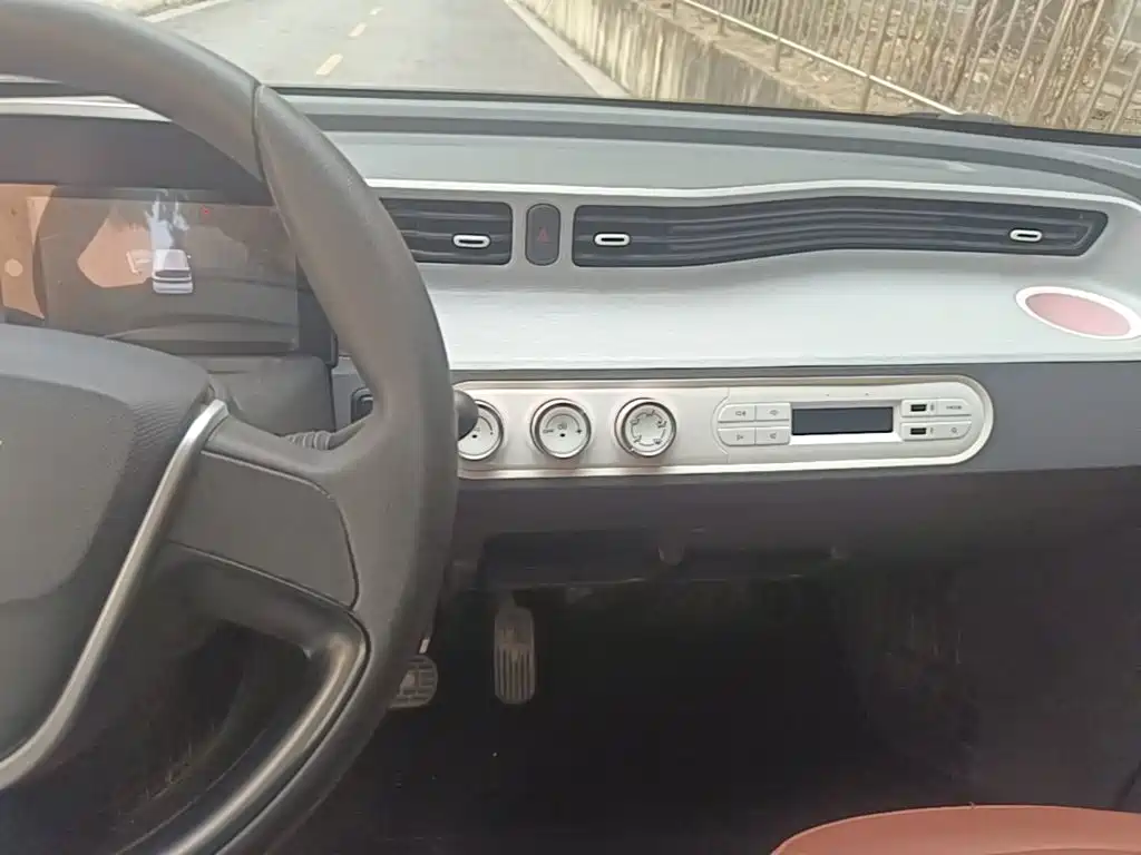 Wuling MINIEV — миниатюра 13