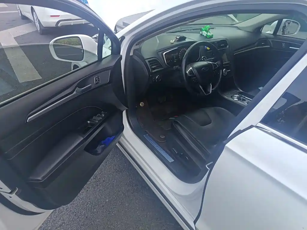 Ford Mondeo — миниатюра 14