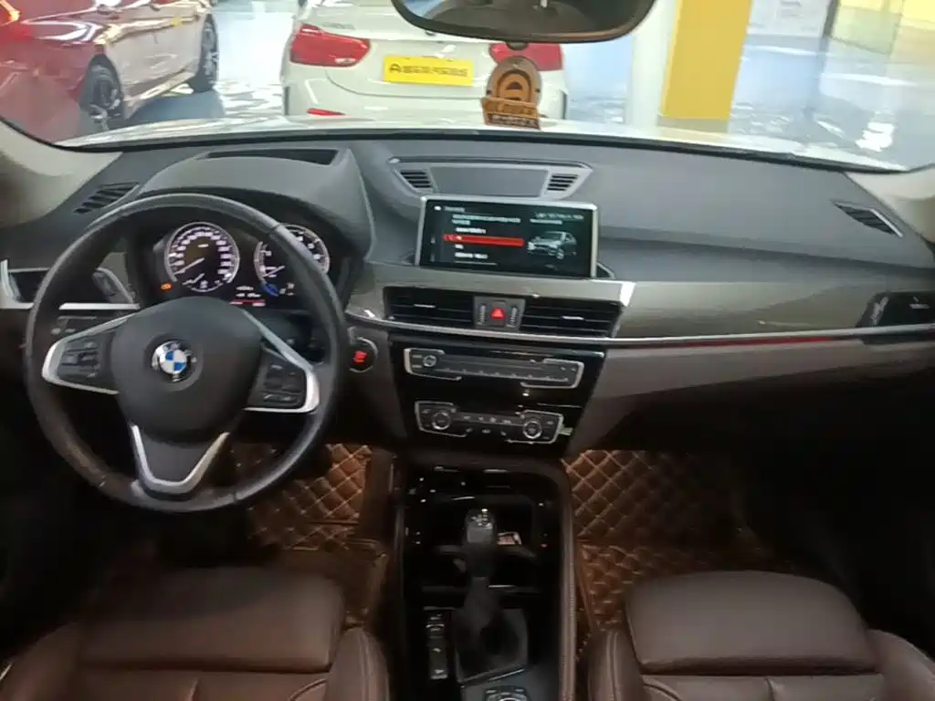 BMW X1 — миниатюра 10