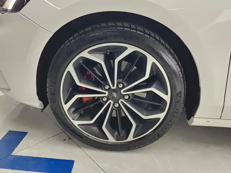 Ford Focus — миниатюра 6