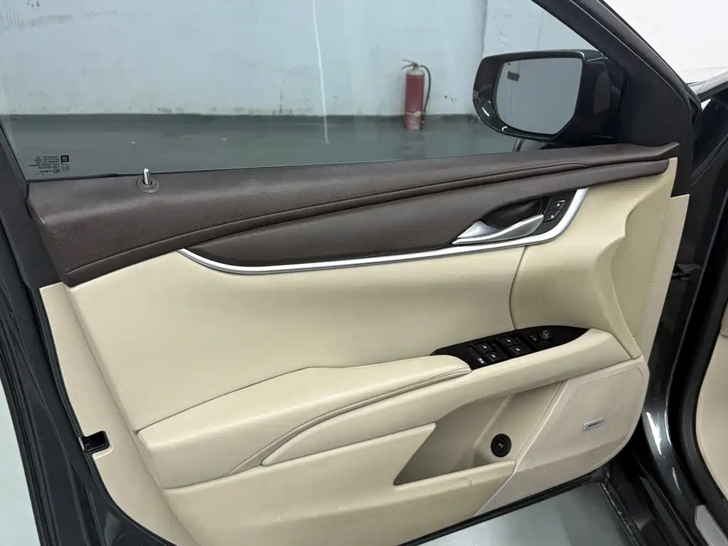 Cadillac XTS — миниатюра 11